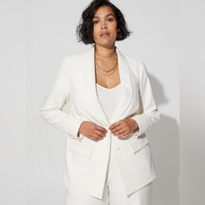NWT White Blazer (4X), TORRID